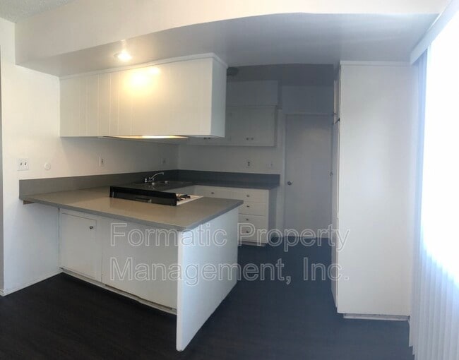 Building Photo - 137 E 223rd St