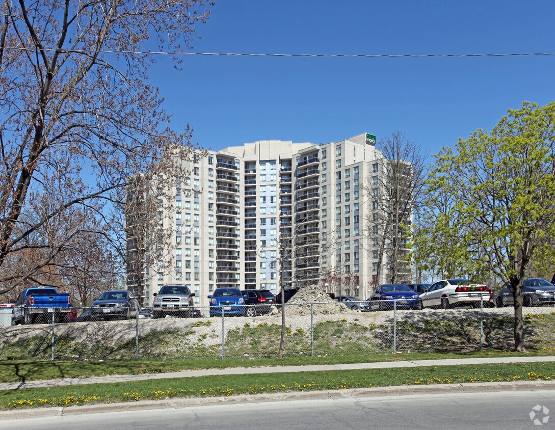 121 Parkway Forest Dr, Toronto, ON M2J 5H4 Apartments at 121 Parkway