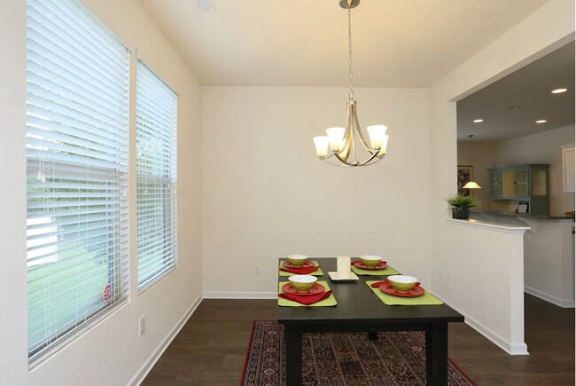 Foto del edificio - 131 Holly Berry Ln