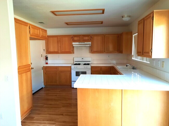 Foto del edificio - 1046 Viewpointe Ln