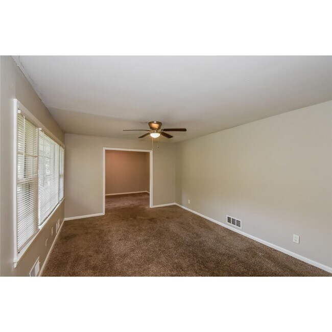 Foto del edificio - 3697 Wisteria Ln SW