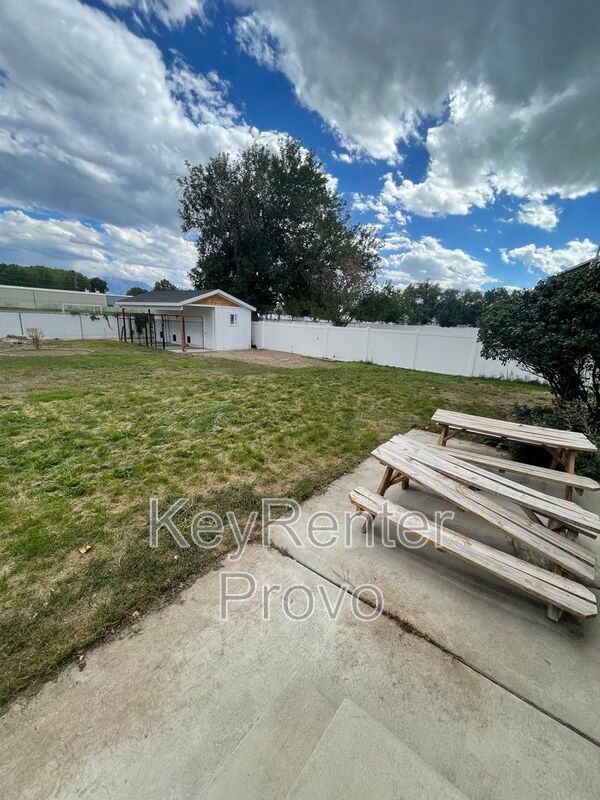 Building Photo - 544 Woods Dr
