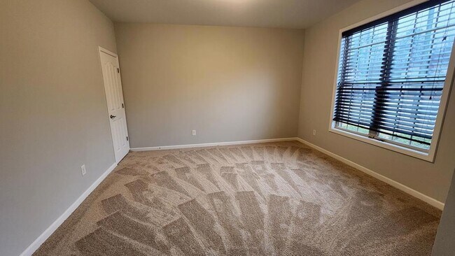 Building Photo - 4525 Village Ct