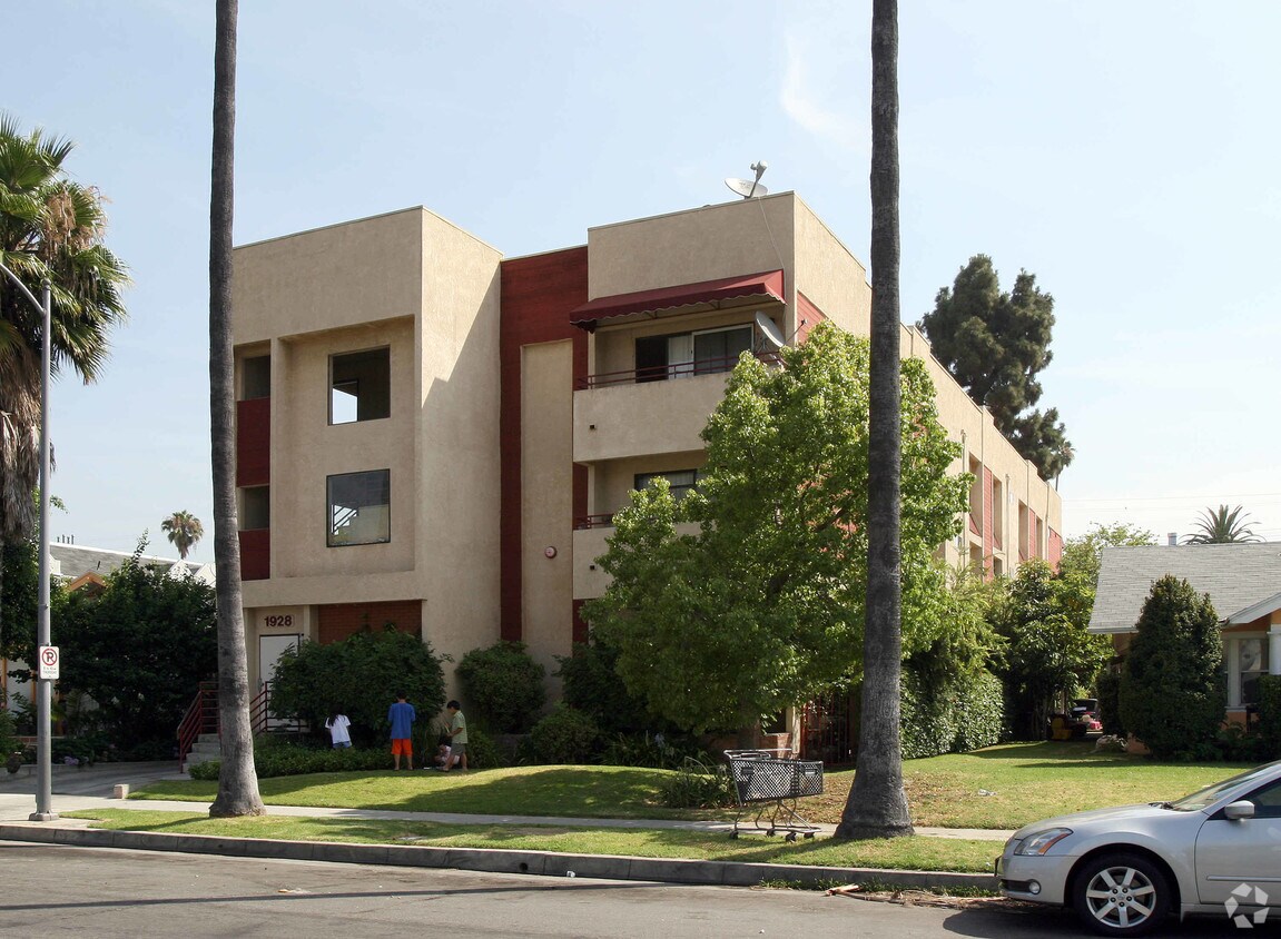 Building Photo - 1928 Gardena Ave