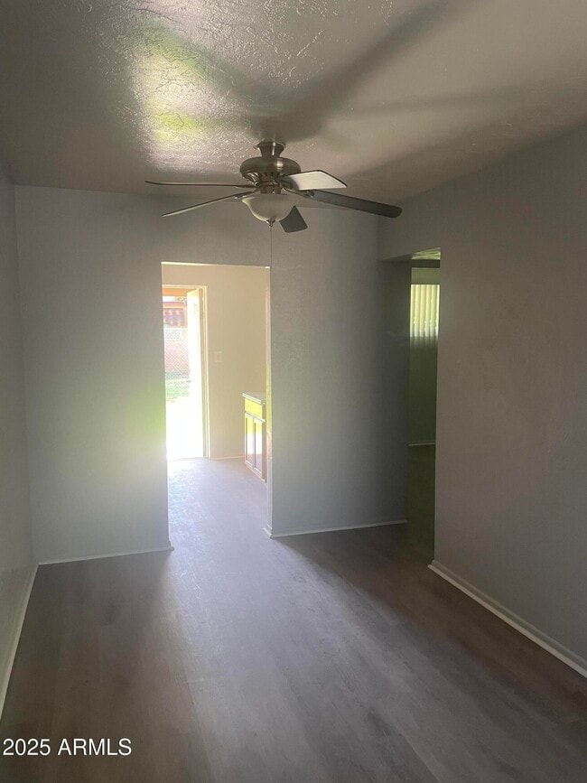 Foto del edificio - 2645 W Morten Ave