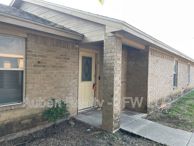 Building Photo - 121 Cambridge Dr