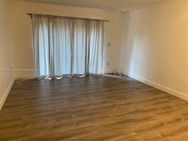 Building Photo - 890 SW 129th Pl