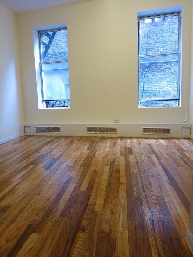 Primary Photo - 417 W 34th St