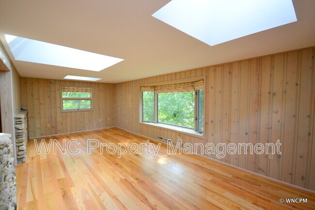 Foto del edificio - 111 Kimberly Knoll Rd
