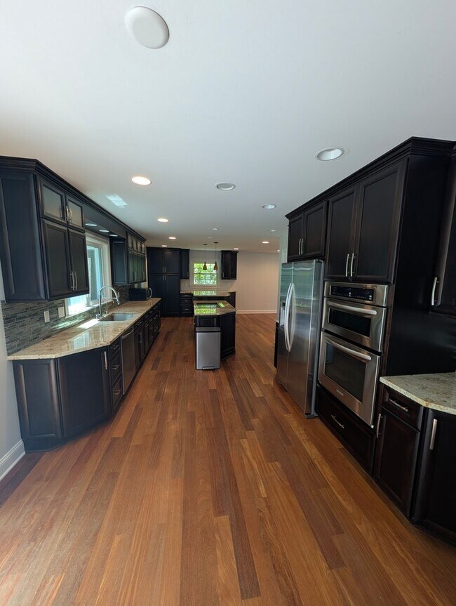 Building Photo - BAY VILLAGE RENTAL HOME 4 BEDROOMS