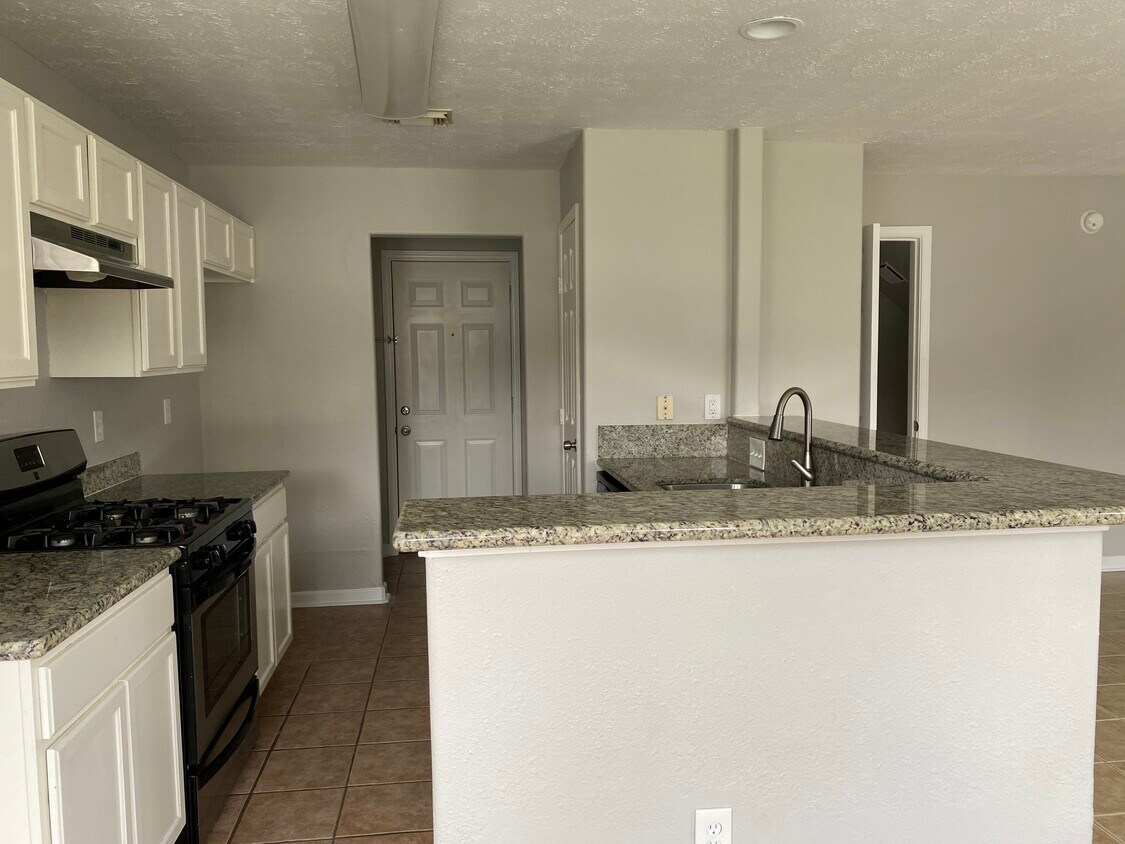 Kitchen - 6319 Foxhunter Rd