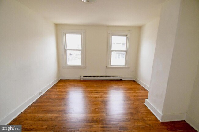 Building Photo - 558 Bourbon St