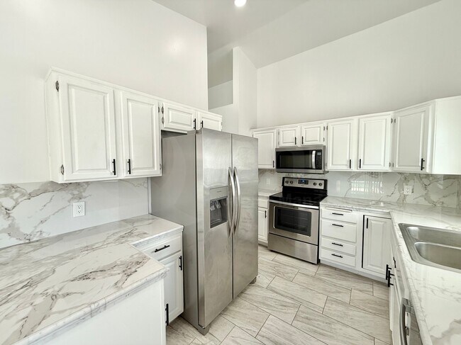 Foto del edificio - 7349 W Denton Ln