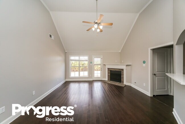 Building Photo - 70 Redbud Dr