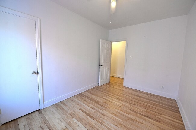 Building Photo - 973 Rue Tait