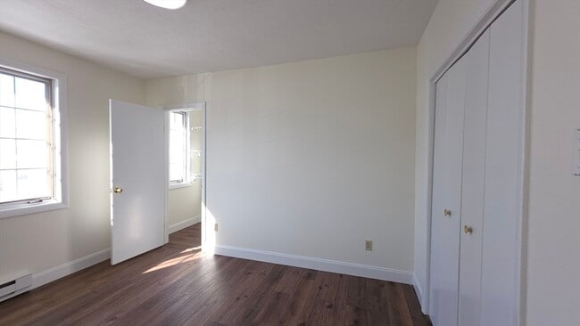 Building Photo - 8 Wall St