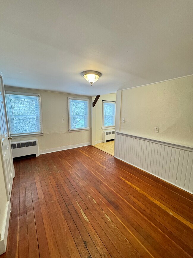 Foto del edificio - 1758 Farmington Ave