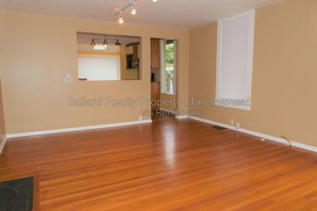 Building Photo - 509 N 70th St