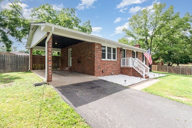 Foto del edificio - 203 Pecan Ln