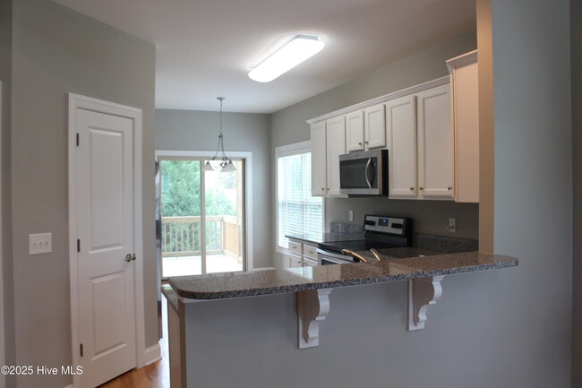 Building Photo - 16 Cypress Cir