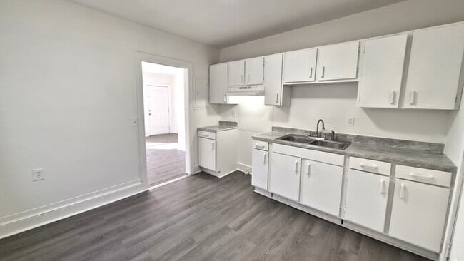 Foto del edificio - For Rent: Renovated Three Bedroom House in Sumter SC!