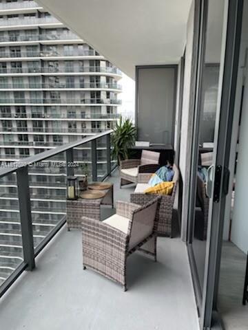Foto del edificio - 45 SW 9th St