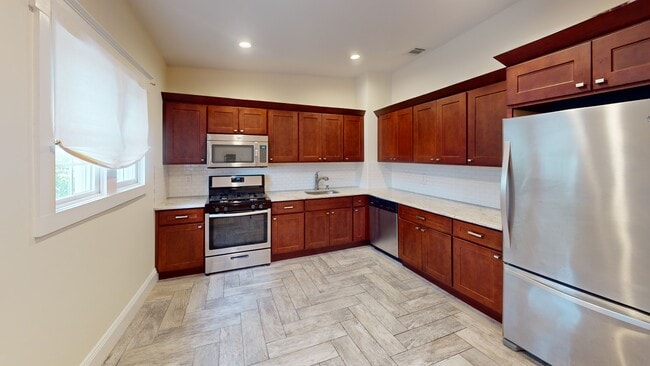 Kitchen - 5 Wayne Ave