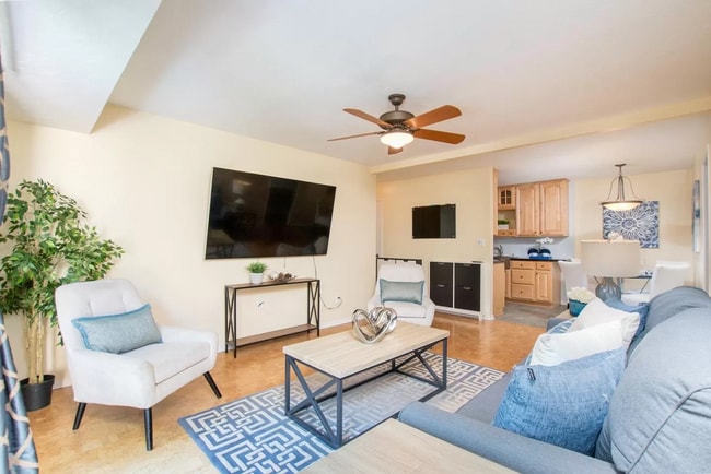 Building Photo - 292 Tradewinds Dr