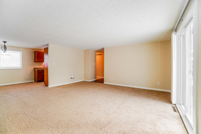 Foto del edificio - 7027 Lemert Ln