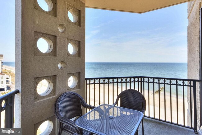 Building Photo - 1 br, 1 bath Condo - 1 Virginia Ave Unit 705