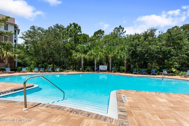 Foto del edificio - 13364 Beach Blvd