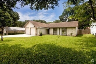 Building Photo - 925 Echo Ln