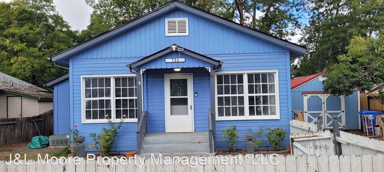 3 br, 1.5 bath House 704 S. Shasta Ave. House Rental in Eagle Point, OR