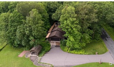 Building Photo - 156051 Restlawn Rd