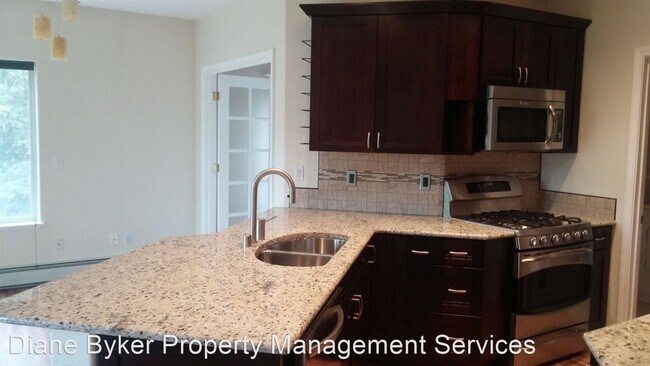 Building Photo - 3 br, 2 bath House - 3080 Lore Road #E3