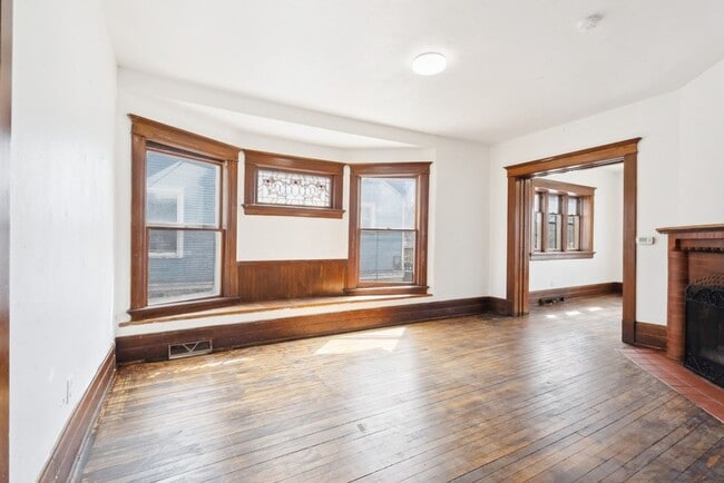 Foto del edificio - 246 Western Ave