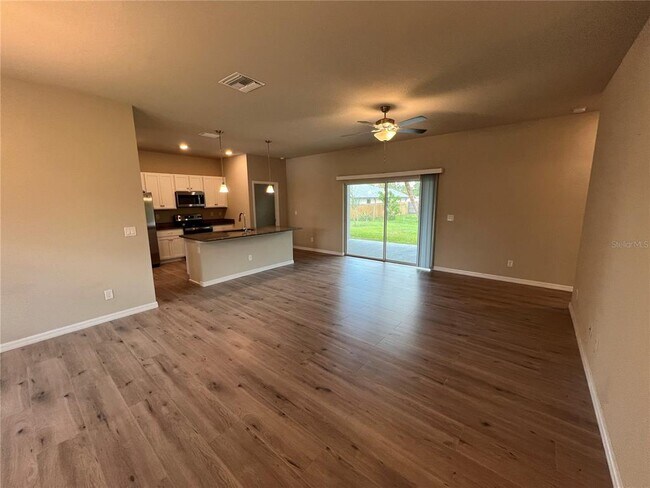Building Photo - 3771 S San Mateo Dr