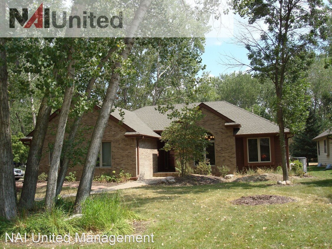 377 Muirfield Ct, Dakota Dunes, SD 57049 House Rental in Dakota Dunes