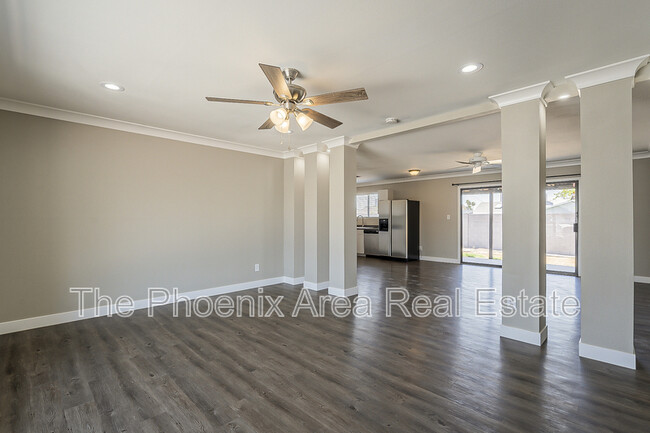 Foto del edificio - 8439 E Palm Ln