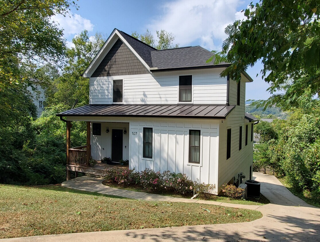 Primary Photo - 527 Woodland Ave