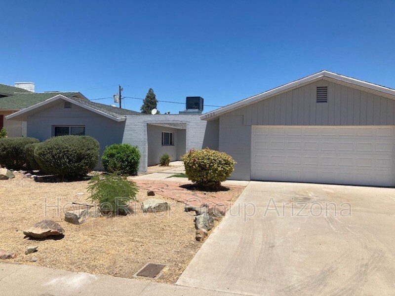 Primary Photo - 3920 W Solano Dr N