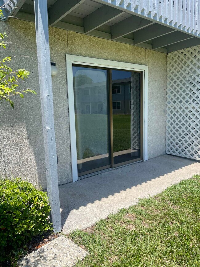 Foto del edificio - 700 W Pope Rd