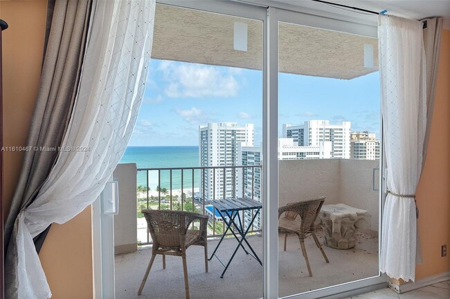 Building Photo - 1865 S Ocean Dr