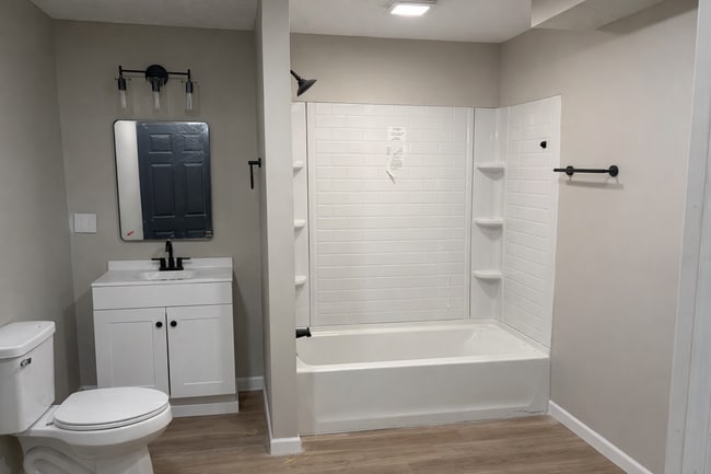 Building Photo - 309 Morton Ave