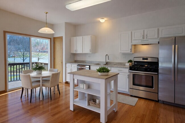 Foto del edificio - 212 Willow Blvd