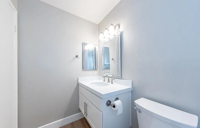 Building Photo - 28107 Caldaro