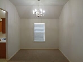 Building Photo - 17136 Gleneagle Dr S