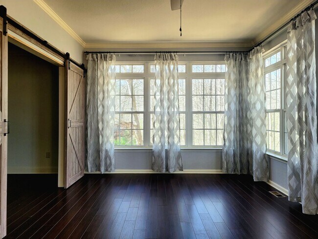 Building Photo - 4 Bedroom 2.5 Bath Single Family Home for ...