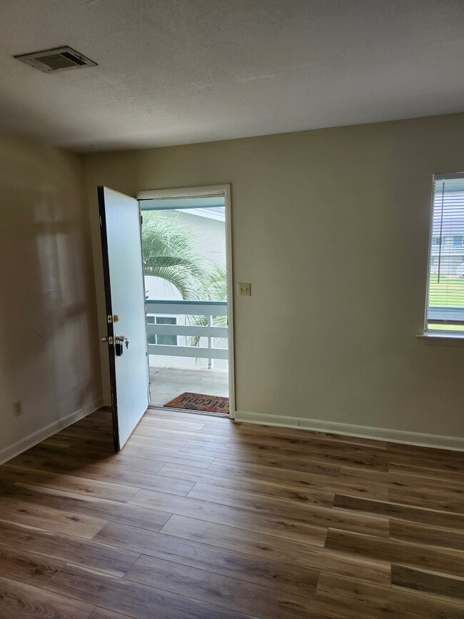 Foto del edificio - 9 Eglin Pky NE