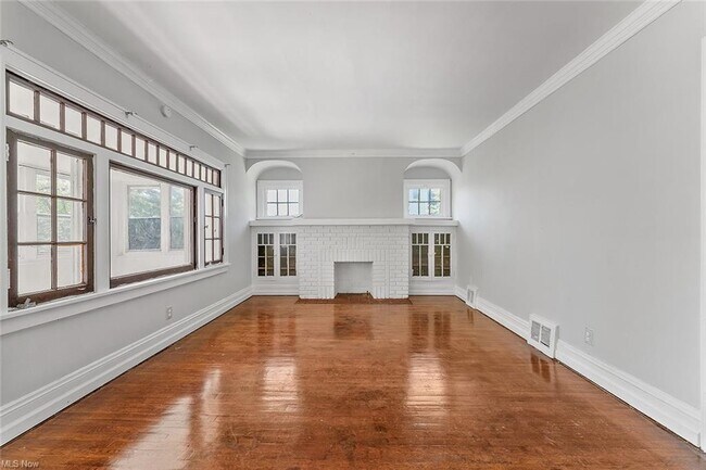 Building Photo - 922 Helmsdale Rd